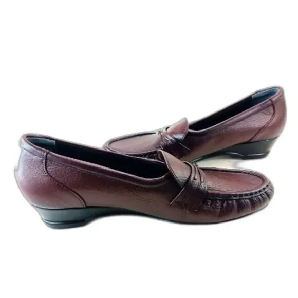 SAS NWOT Classic Timeless Slip-On Leather Loafer Woman's 8.5. Burgandy/Brownish. - Picture 1 of 12